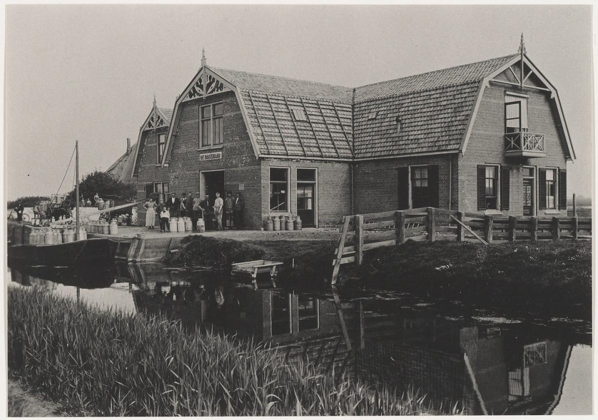 zuivel_Coop. Zuivelfabriek De Dageraad, 1910, door P bosman, Noord-hollands Archief, Provinciale Atlas - Foto's NL-HlmNHA_559_09589.tjp.jpg