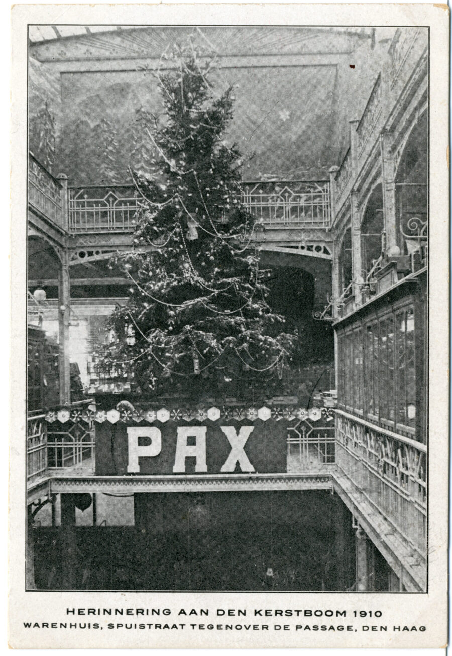 Spuistraat 27-37, warenhuis Grand Bazar de la Paix in kerstsfeer, 1910 Bron Haags Gemeentearchief HGA001517967