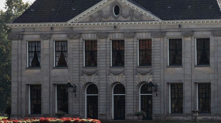 Houten schuifvensters bij Landgoed Singraven. Bron: Jan van Dalen fotografie