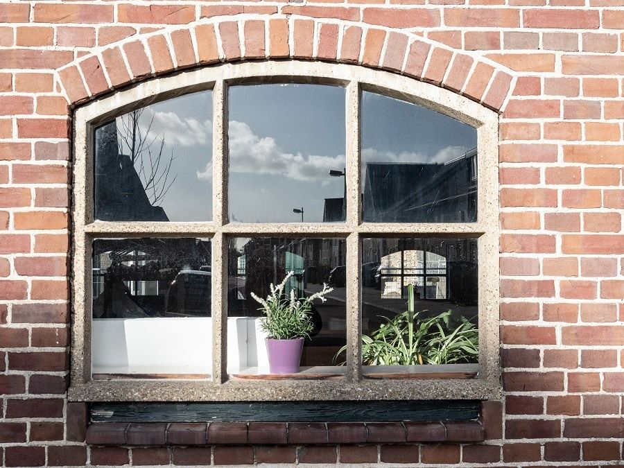 Stalramen van schokbeton bij Boerderij de Hoef in Utrecht
