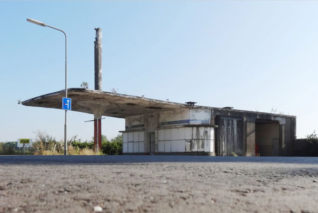 BOEi neemt voormalig Caltex-benzinestation (1953) in Withuis over van familie Van der Cruijs