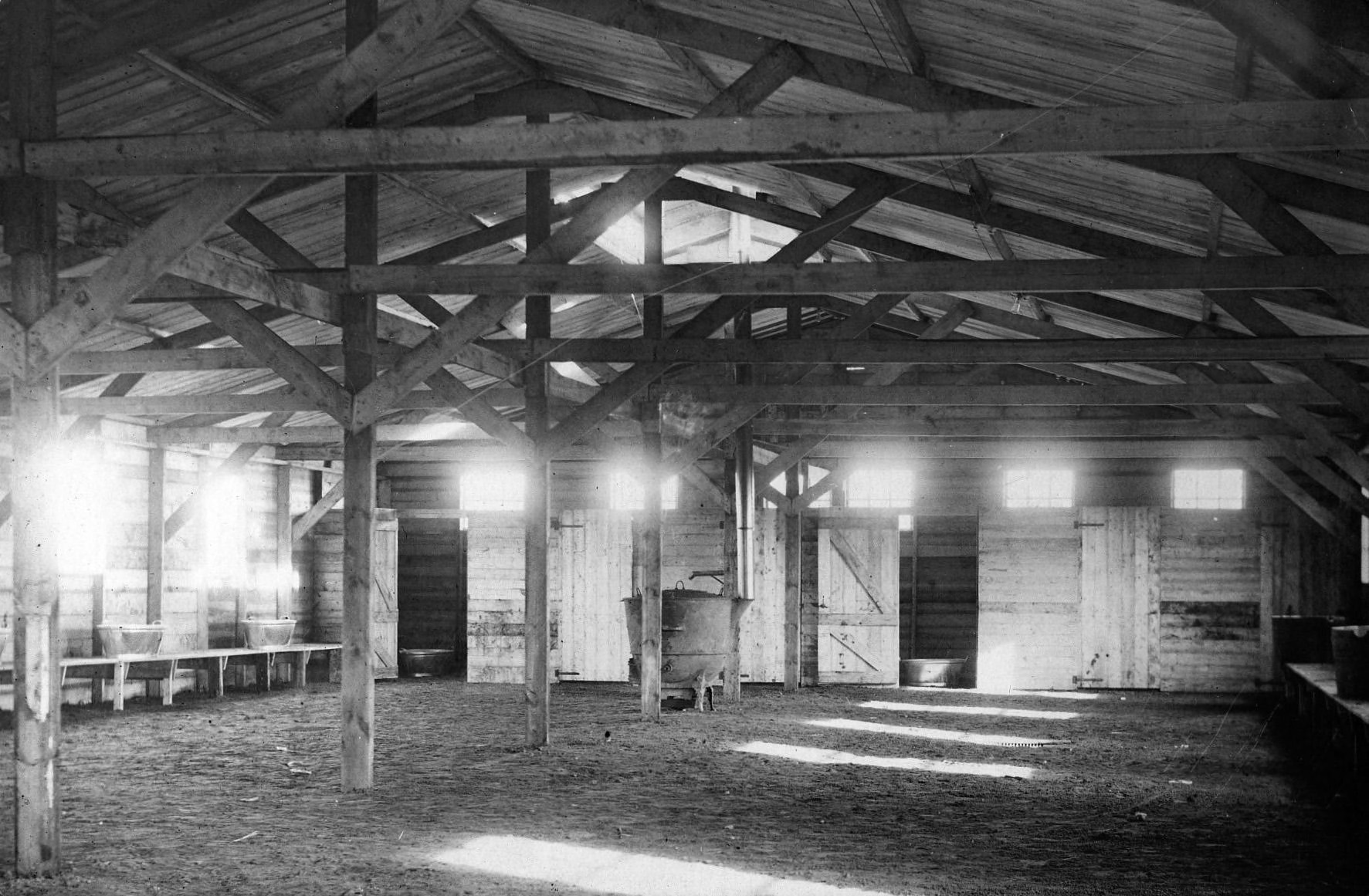 Interieur van een barak van Vluchtoord Uden, 1915-1919. Bron: H.A.O. Sandtmann collectie BHIC, nr 1219-009184